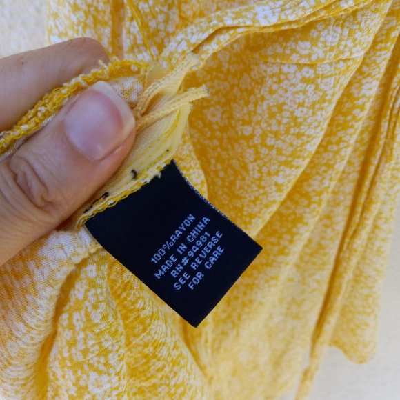 Yellow Ditsy 90s StyleFloral Shorts Romper Size S Festival Summer Beach Vacation - Picture 14 of 15